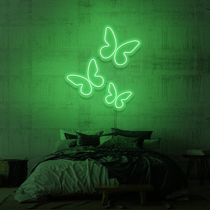 "BUTTERFLIES" NEON SKILT