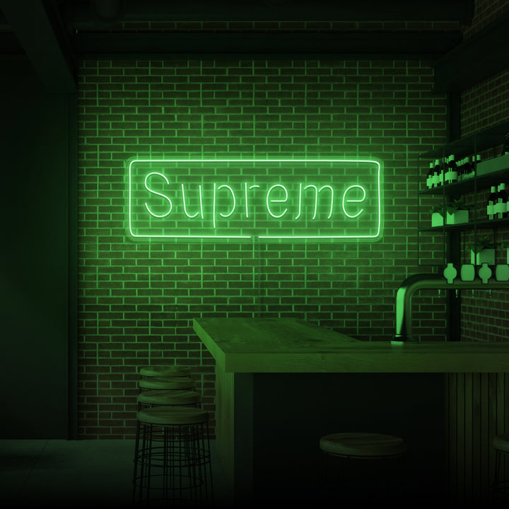 "SUPREME" NEON SKILT