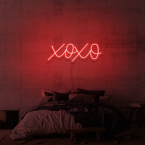 "XOXO"-LEUCHTREKLAME 